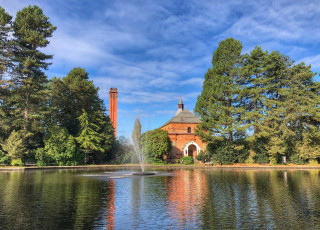 Engine_House___Pond_2019.jpg