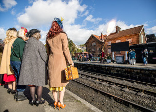 NYMR_Railway_in_Wartime_Anti_Aircraft_Gun_-_Charlotte_Graham-1.jpg