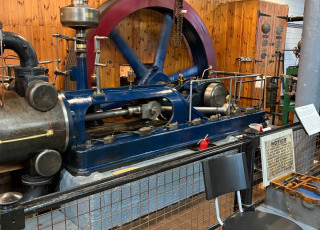 Newton_Bean___Mitchell_horizontal_engine_1926_1.jpeg