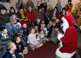 Perrygrove_Railway_Father_Christmas_comes_down_the_chimney_2_by_Simon_Pizzey_smaller.jpg