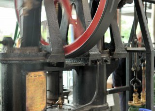 Waterworks_Museum_Hereford_-_Hot_Air_Engine1.jpg