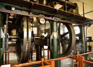 Waterworks_Museum_Hereford_-_Triple_Expansion_Steam_Engine1.jpg