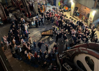 Winding_room_concert.jpg