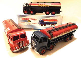 dinky-8-leggers-900-tanker.jpg