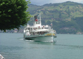paddle-steamer-blumlisalp-on-the-thunersee.jpg