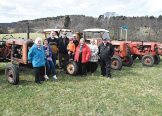 tractor-family-reunion-01.jpg