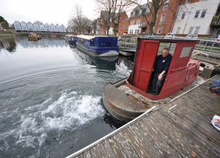 workhorses-of-the-canals-bantam-tug-chichester.jpg